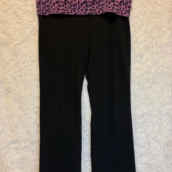 PINK By Victoria’s Secret | Black Yoga Pants with Pink Leopard Print Waistband 💜 - Picture 11 of 16